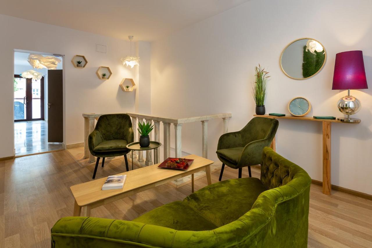 Lagom Hotel Bukarest Exteriör bild